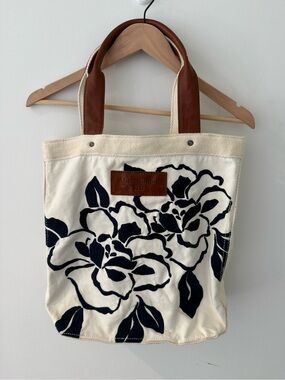 Abercrombie & Fitch Embroidery Floral Tote